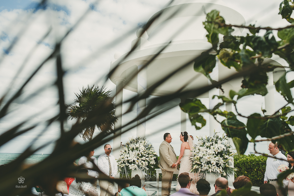 Grand Palladium Riviera Maya Wedding Photography | Santiago + Jeniffer