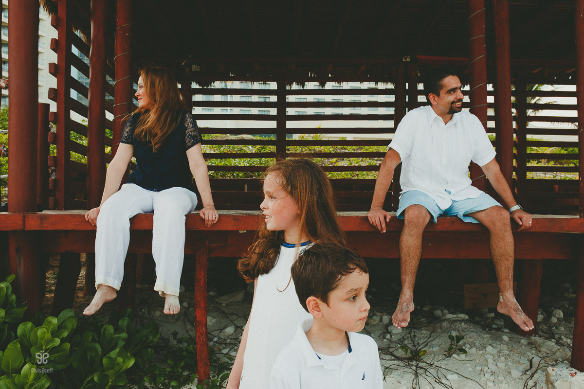 Great Parnassus Family Pictures | Elvis Aceff Cancun Photographer