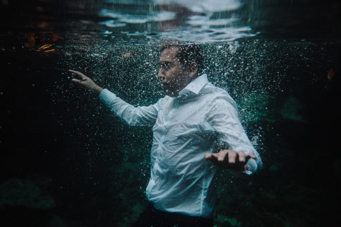 Underwater trash the dress Riviera Maya | Junuen + Jesus