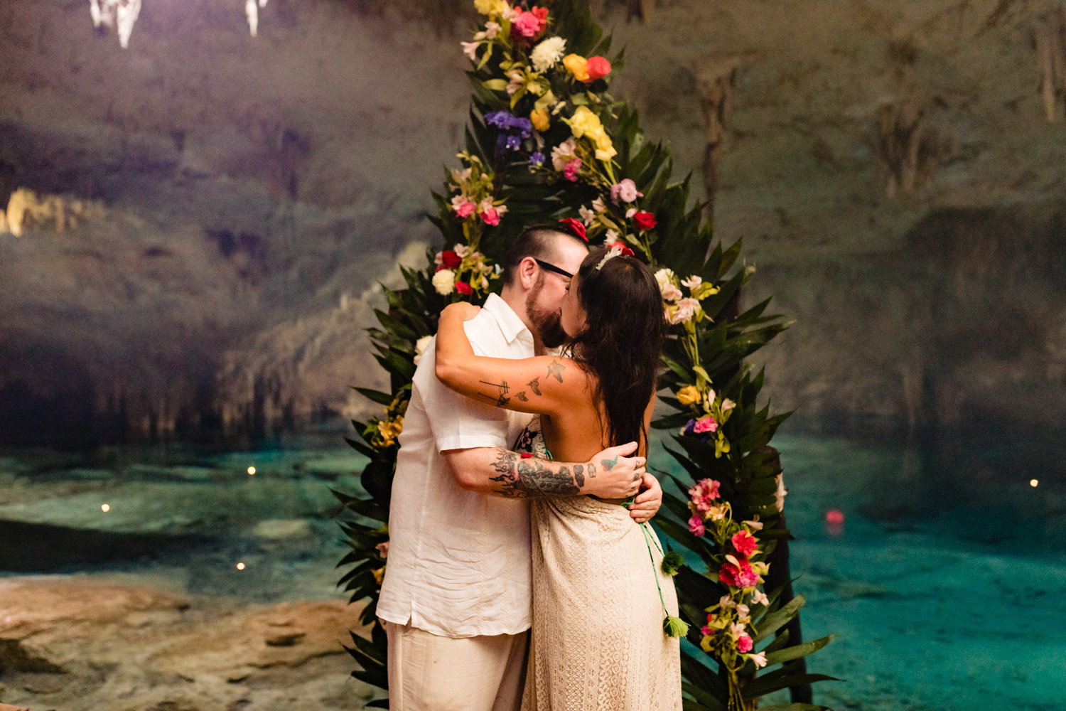The first kiss on Cenote Wedding