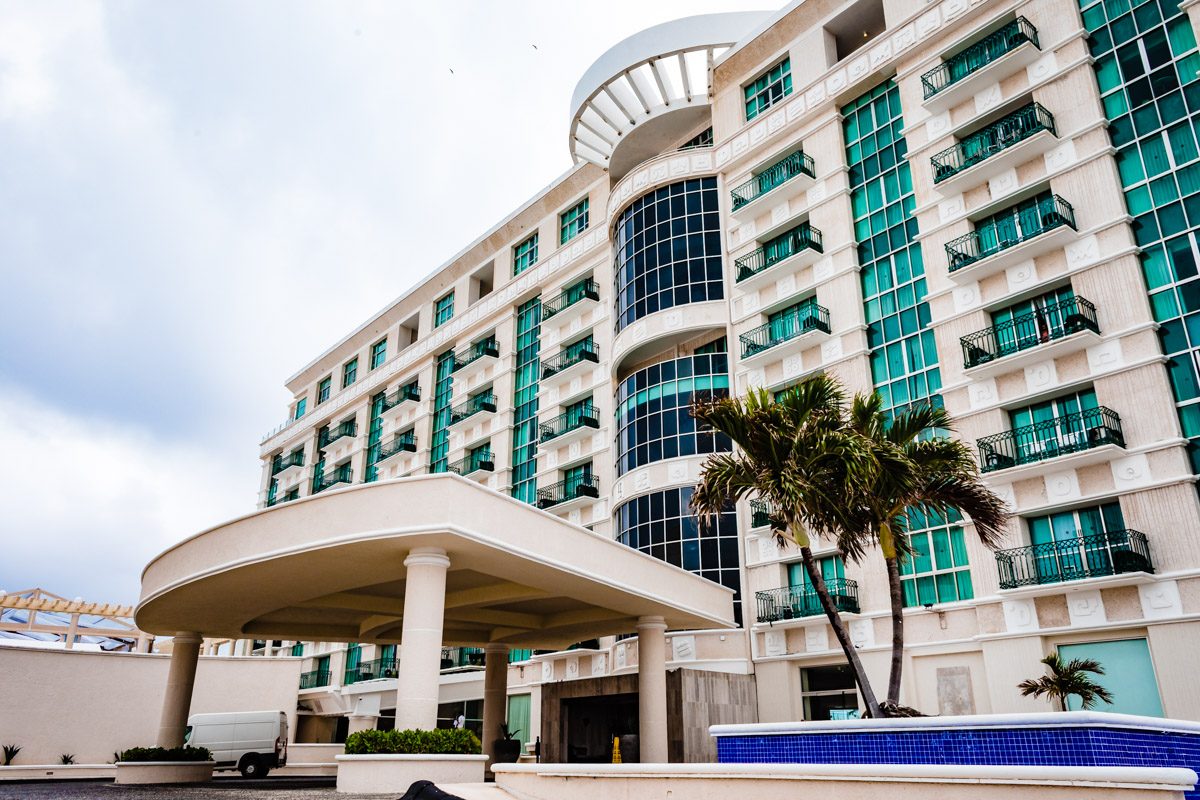 Sandos Cancun Hotel front area