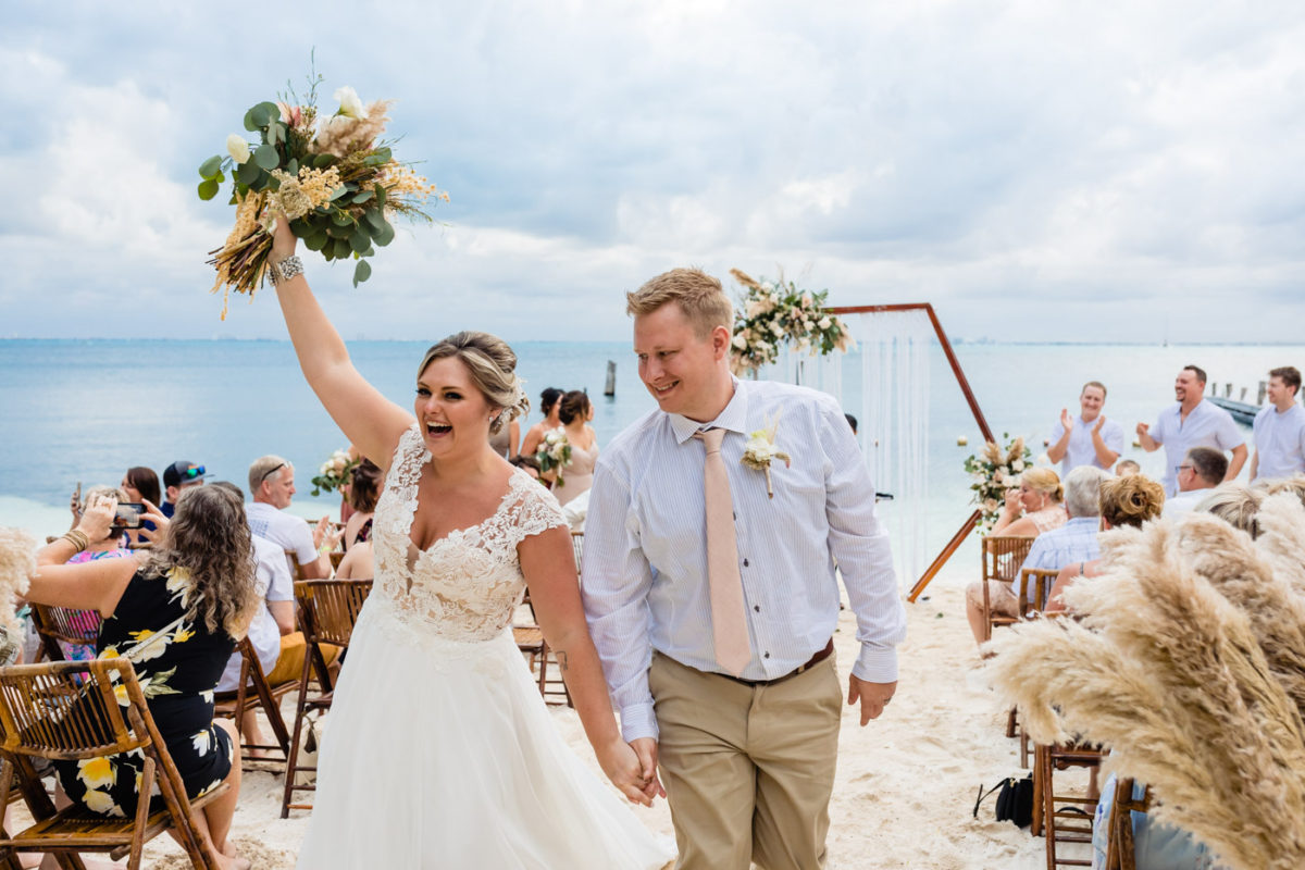 Isla Mujeres Velavento Wedding | Michelle + Kyle