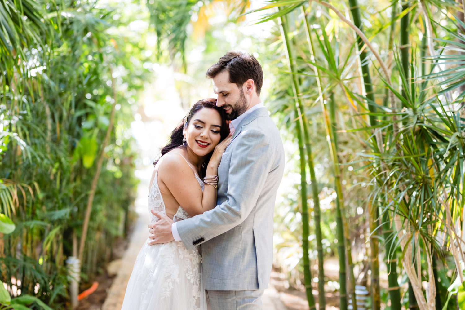 Elvis Aceff offers wedding photography in Isla Mujeres 