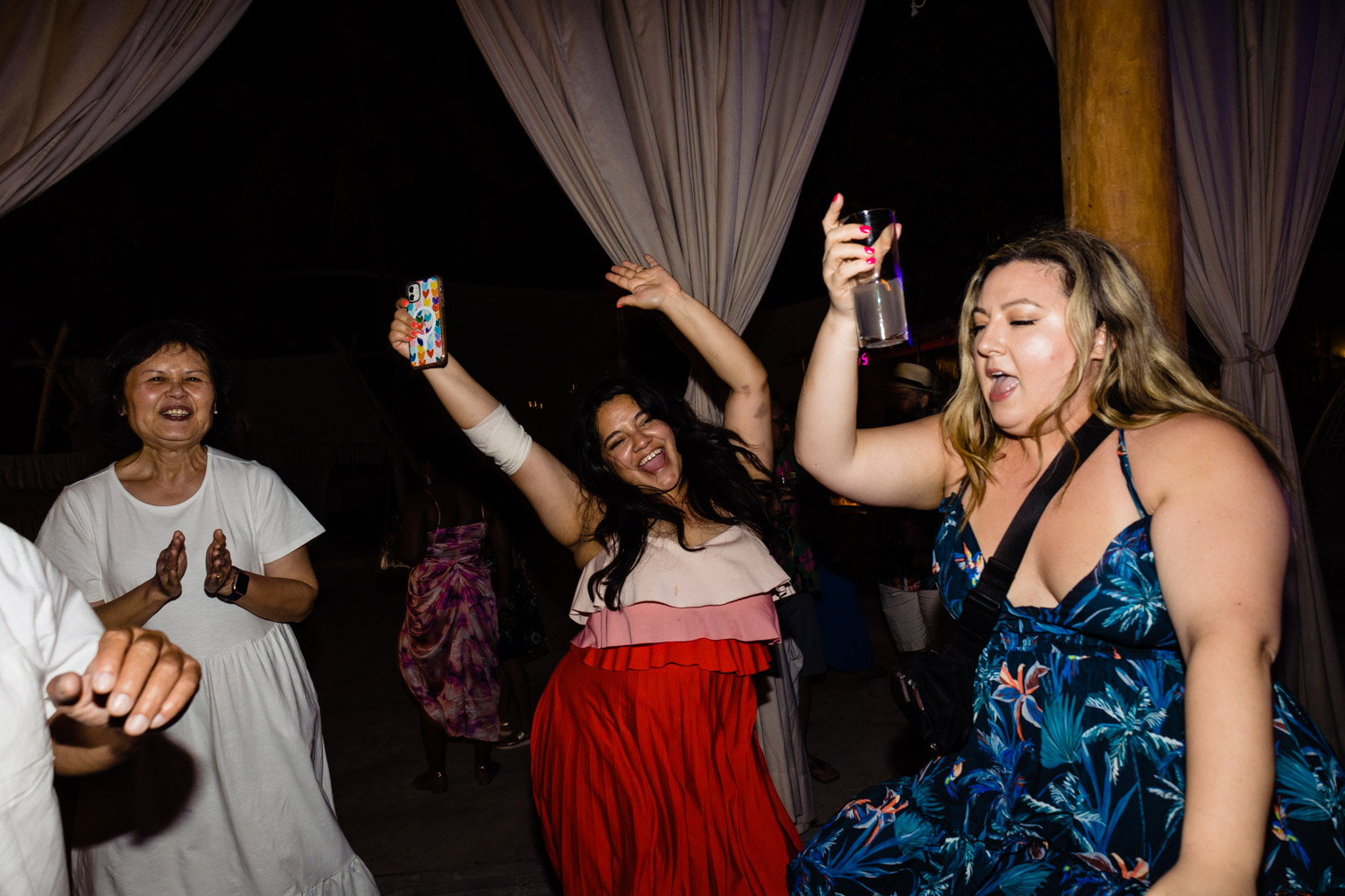 Wedding moments in Isla Mujeres