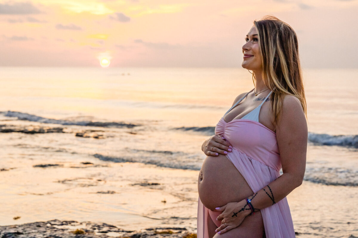 Riviera Maya Sunrise Maternity Photoshoot | Courtney + Henry