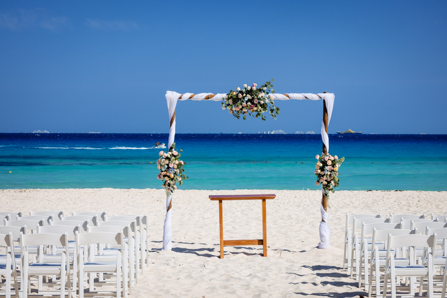 Sandos Playacar Wedding Decorations
