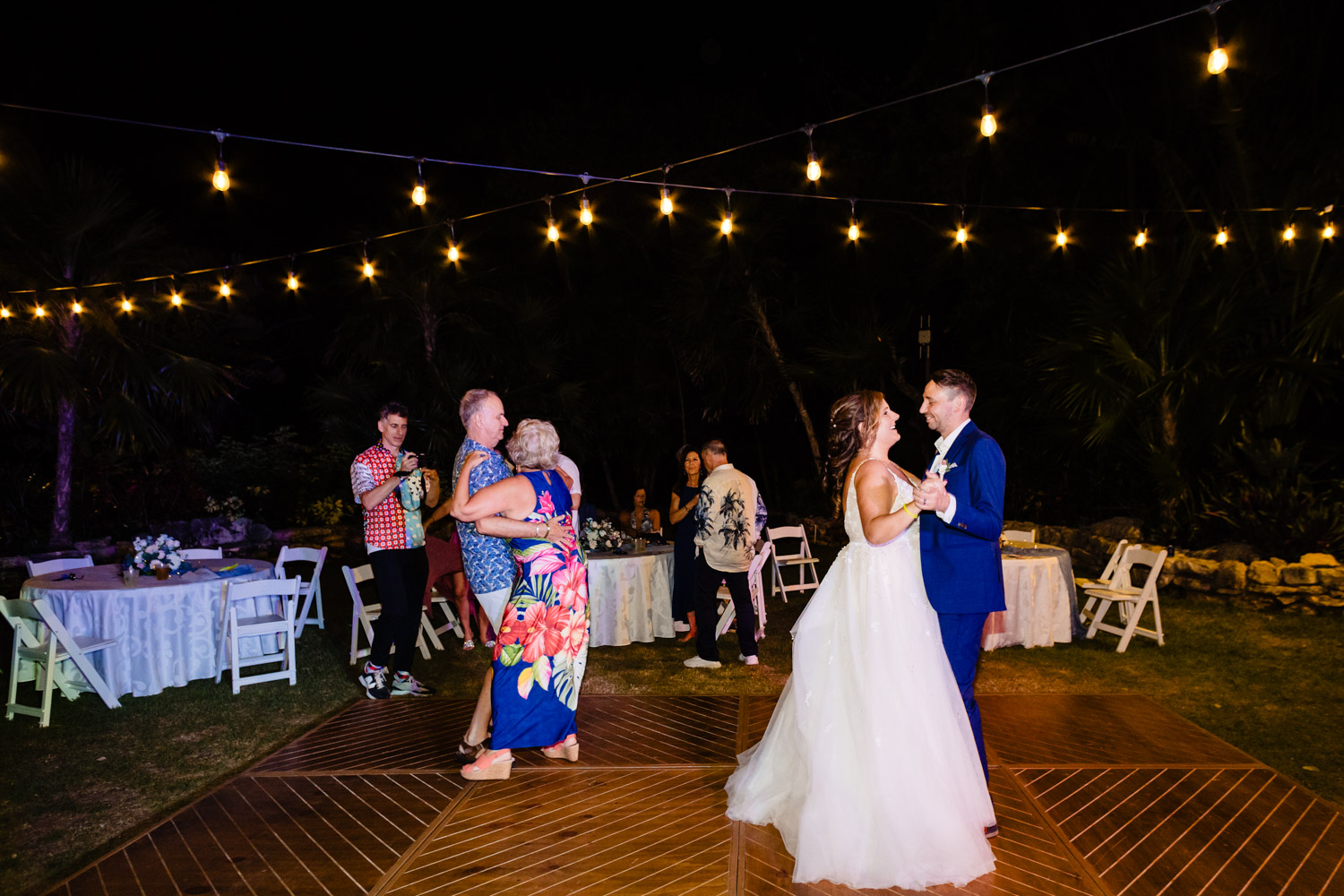 Beach Wedding in Sandos Playacar