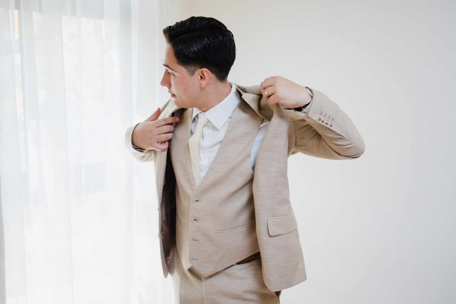 Playa del Carmen groom getting ready