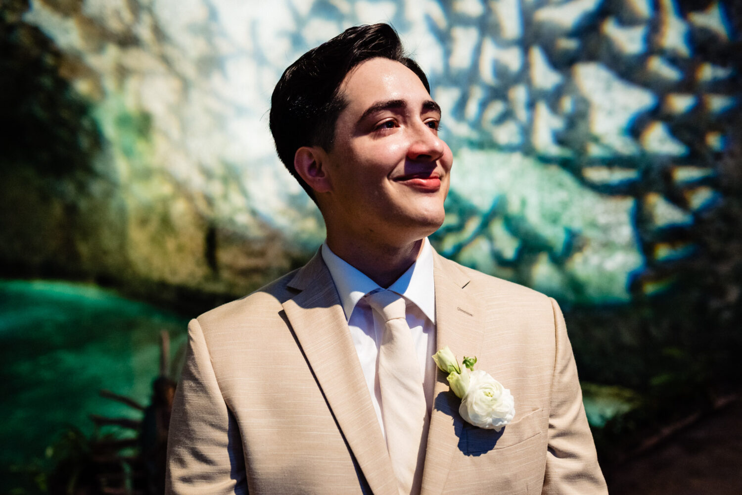 Groom waiting the bride in Xcaret