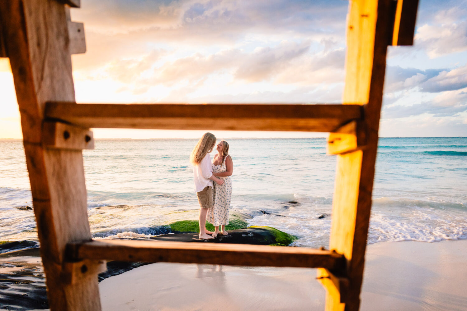 Jordan and Kristopher couples photos in Isla Mujeres Playa Norte