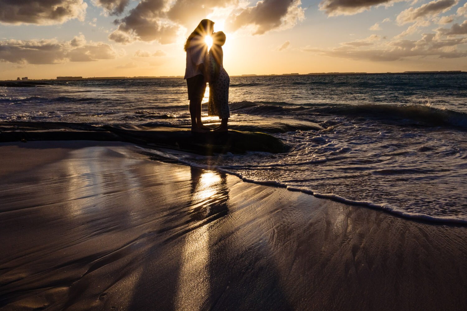romantic couples photoshoot Isla Mujeres beach sunset